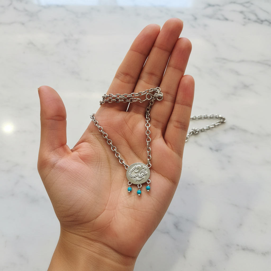 حب Necklace - Hand Retry