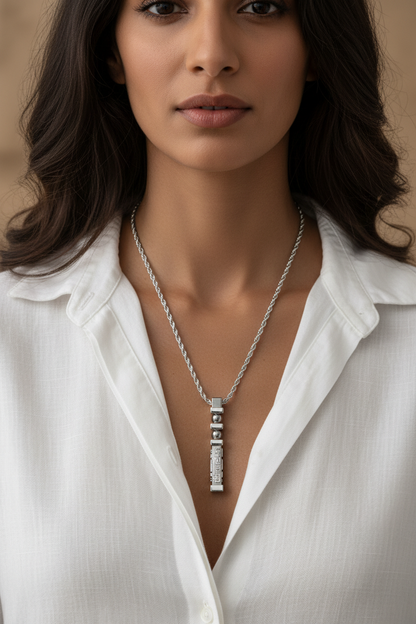 Kaaba Key Pendant – Chic Open Collar Style